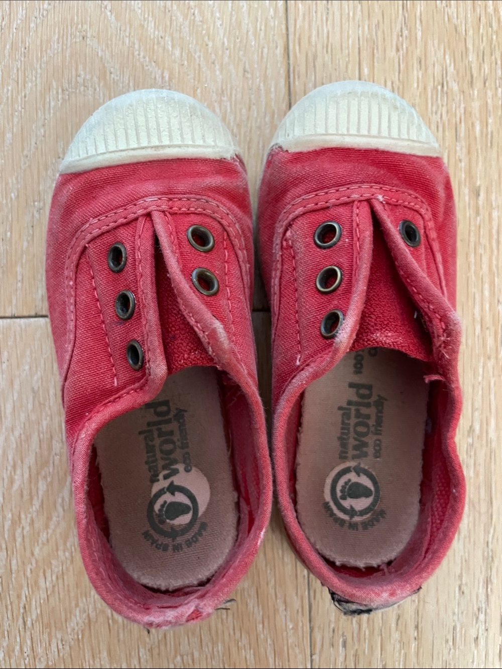 Spanish Eco Friendly Sneakers Kids Red Canvas Slip-On Size EU 24, 7 US